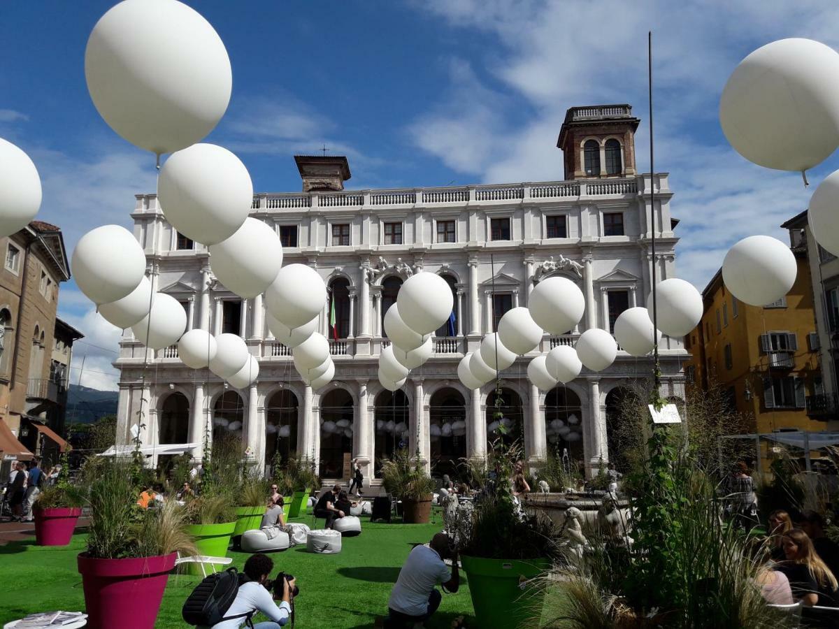 Accademia Deluxe Apartment Bergamo Bagian luar foto