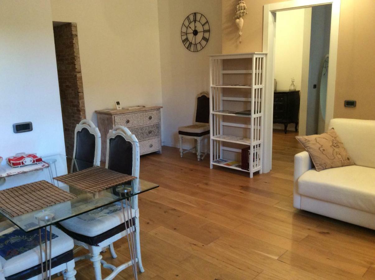 Accademia Deluxe Apartment Bergamo Bagian luar foto